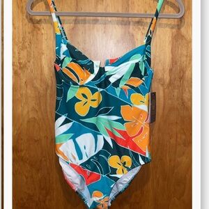 NWT Vince Camuto 12 Swimsuit One Piece 1 Bathing Suit Cruise Resort Vacation